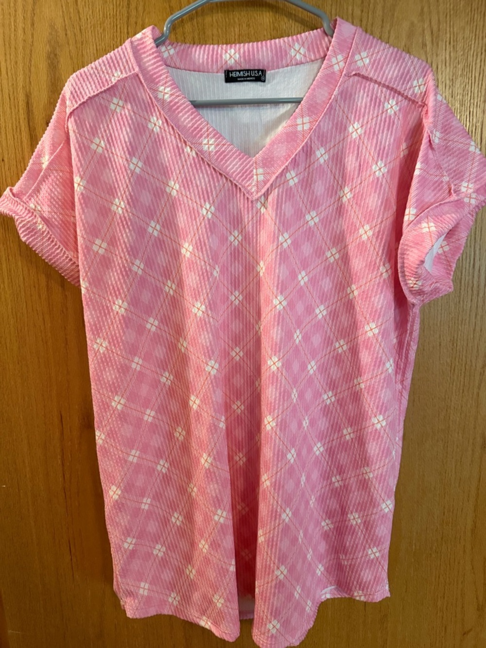 HEIMISH USA Pink V-Neck Diamond Pattern Top